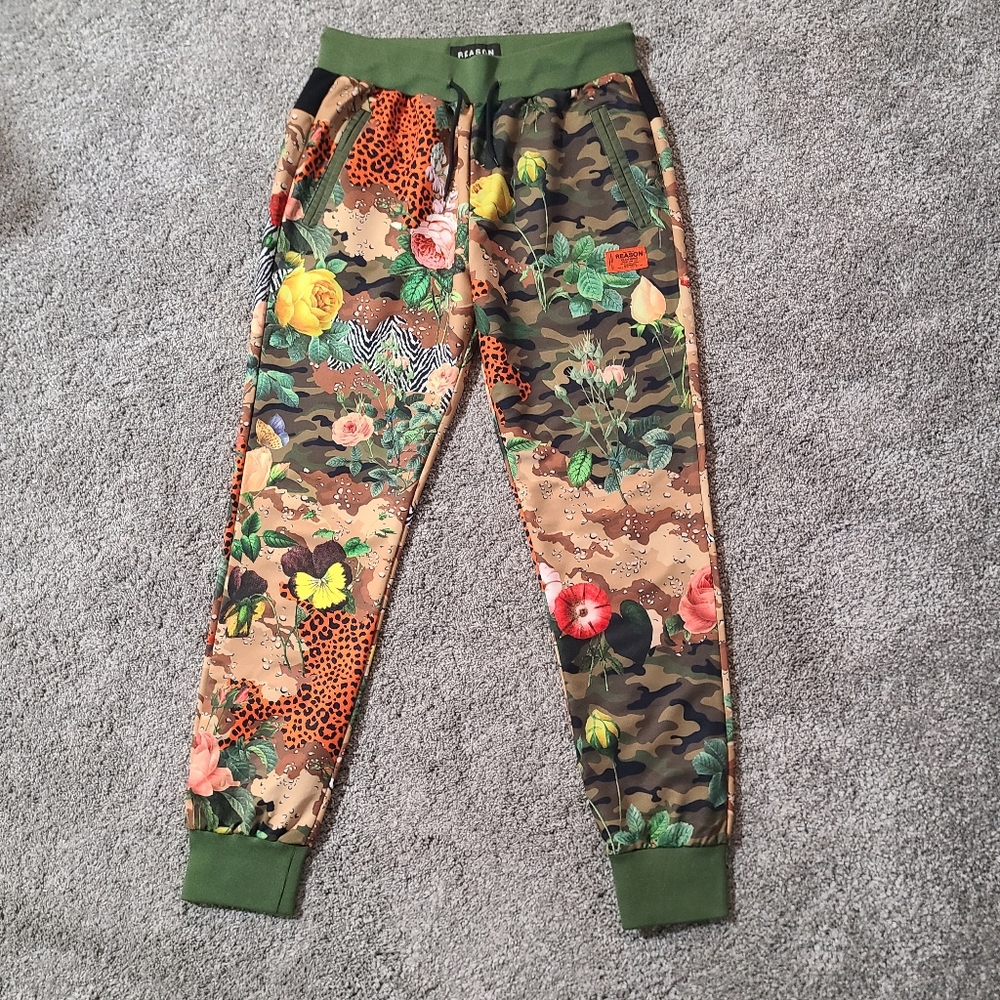 Multi pattern joggers